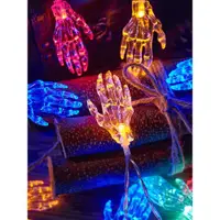 在飛比找ETMall東森購物網優惠-萬圣節裝飾骷髏手掌led小燈串驚嚇道具鬼手場景布置掛件幽靈娃
