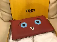 在飛比找Yahoo!奇摩拍賣優惠-Fendi 怪獸 紅 零錢包 錢包 化妝包 保證正品 防塵袋