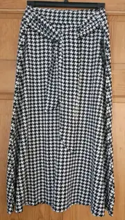 LAURA CRUZ NWT XLG ELASTIC WAIST W/TIE.CLASSIC BLACK/WHITE DESIGN