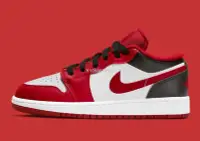 在飛比找Yahoo!奇摩拍賣優惠-【代購】Nike Air Jordan 1 Low Bull