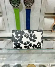 Michael Kors Jet Set Women Medium Floral Print Bi-Fold Zip Coin Wallet Black