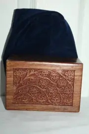 MEMORIAL KEEPSAKE WOOD CREMATION BOX FOR SMALL PET'S ASHES W/FELT DRAWSTRING BAG
