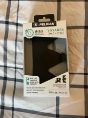 Pelican Voyager Magnetic Case For Magsafe for iPhone 14/13 - Clear/White