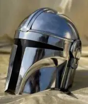 Hasbro Star Wars The Black Series The Mandalorian Premium Electronic Helmet...