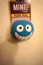 NWT MULTIPET DOG TOY MINIPET PLUSHY PEAS BLUE