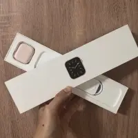 在飛比找蝦皮購物優惠-Apple Watch Series 6 鋁殼 40mm G