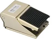 Pneumatic Foot Pedal Valve 1/4-inch Air Inlet & Outlet 1/8-inch Exhaust 3 Way 2 Position Pneumatic Air Flow Control Foot Press Valve Direct Drive Type