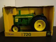 ⭐️ Ertl Die cast 1/16 John Deere Model 720 tractor Brand NEW Boxed Farm Toy