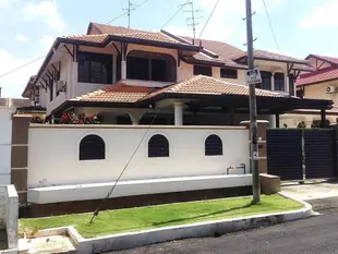 武吉英達假日別墅Holiday Villa Bukit Indah