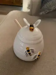 Hudson Middleton Bone China Beehive Bumble Bee Honey pot With Swizzle Stick