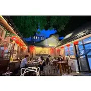 Save 10.01%! Private Beijing Night Tour with Mr. Shi's Dumplings, Great Leap Brewing and Houhai Lake