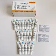 La Roche Posay Anthelios 70 UV Correct Daily Sunscreen Box of 20 0.17 fl oz