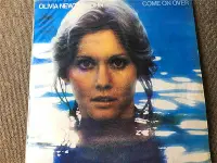 在飛比找Yahoo!奇摩拍賣優惠-曼爾樂器 黑膠唱片OLIVIA NEWTON-JOHN CO