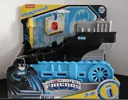 New Imaginext DC Super Friends Batman Bat-Tech Tank Figure Set