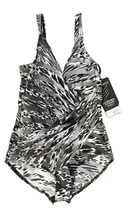 MIRACLESUIT One Piece Side Gathering Black White Built In Bra OCEANUS Size 16