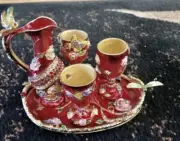 STUNNING BEWELED TRINKET BOX SET WITH COLORFUL CRYSTALS. VERY DETAILED