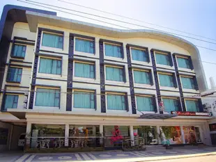 埃羅伊薩皇家套房飯店Eloisa Royal Suites