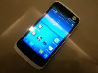 在飛比找Yahoo!奇摩拍賣優惠-全新手機 taiwan amazing a2 白黑可選 3G