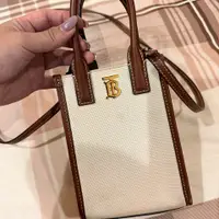 在飛比找PopChill優惠-[二手] Burberry 側背包