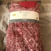 Koolaburra by Ugg - Carla style Christmas Tree skirt - red cable knit - faux fur
