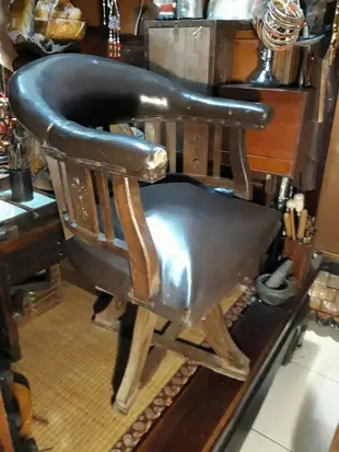 古早懷舊老台灣  日據時期 醫生椅  診療椅... (2) (秀氣逸品)檜木雕花高級造型...藏家釋出