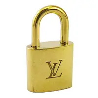 在飛比找ETMall東森購物網優惠-九成新展示品-LV 金色鎖頭鑰匙禮盒組