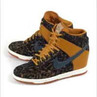 在飛比找蝦皮購物優惠-專櫃正品【NIKE】WMNS DUNK SKY HI PRM