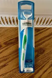 Ultraclean Access Flosser by Listerine with3 Disposable Heads