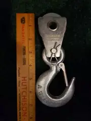 1.5 Ton Snatch block with hook and Latch