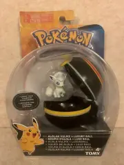 Pokemon 2017 Alolan Vulpix + Luxury Ball Tomy, New.