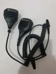 2 × MOTOROLA PMMN4022A WIND-PORTING REMOTE SPEAKER MICROPHONE CHECK ALL PHOTOS