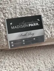 Madison Park Marshmallow Taupe 20 in. X 24 in. Contour Bath Mat