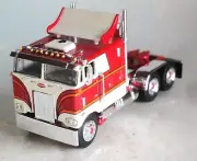 DCP REDCREAM PETERBILT 352 COE 110 SLEEPER TURBO WINGS 1/64 60-1308 C