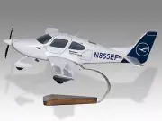 Cirrus SR20 Lufthansa Aviation Training Desk Wood Airplane Large Scale 1/32