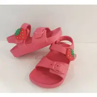 在飛比找蝦皮購物優惠-[kikishoes] 可愛草莓涼鞋 兩桿防水一體成型涼鞋腳