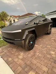 tesla cybertruck Center Caps (Glacier blue)