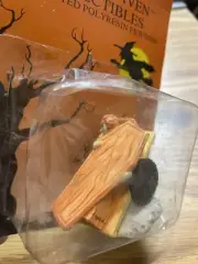 Vintage Haunted Haven NIP NOS Vampire in Coffin Figure 1994