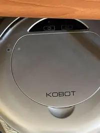 在飛比找Yahoo!奇摩拍賣優惠-賣kobot 掃地機器人如照片。外盒已丟，充電線也不見了只剩
