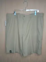 PGA TOUR Men's Khaki Pleated Golf Shorts Size 40 W/Expandable Waist NWT