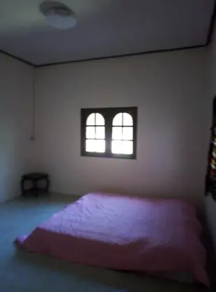 培南登的1臥室獨棟住宅 - 148平方公尺/1間專用衛浴บ้านใบบัวอัมพวา