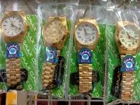 在飛比找Yahoo!奇摩拍賣優惠-omax 防刮傷翡翠水晶鏡面 日期石英錶 日本機蕊 超級耐用