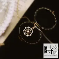 在飛比找PChome24h購物優惠-『時空間』典雅鏤空花朵珍珠鑲鑽交織造型項鍊