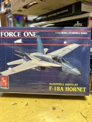 1990 AMT/ ERTL McDonnell Douglas F-18A Hornet Force One 1:144 Model Kit NIB