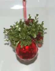 Ganz Kissing Krystals KK506 Red Round Ball Shape Mistletoe Ornament