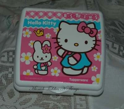 TUPPERWARE HELLO KITTY BEST FRIENDS BUNNY FLOWERS WHITE SANDWICH KEEPER