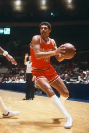 Reggie Theus of the Chicago Bulls Basketball 1980 Photo 2