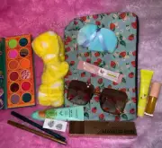 Bright and neon makeup / beauty bundle. (12 piece’s)
