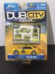 Jada Dub City Kustoms 2005 Chrysler 05 300C Yellow Taxi
