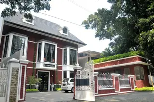 蓬多克英達住宅La Maison Pondok Indah