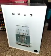 Smeg 50's Retro Style Aesthetic Drip Filter Coffee Machine, DCF02BLUS, Black.